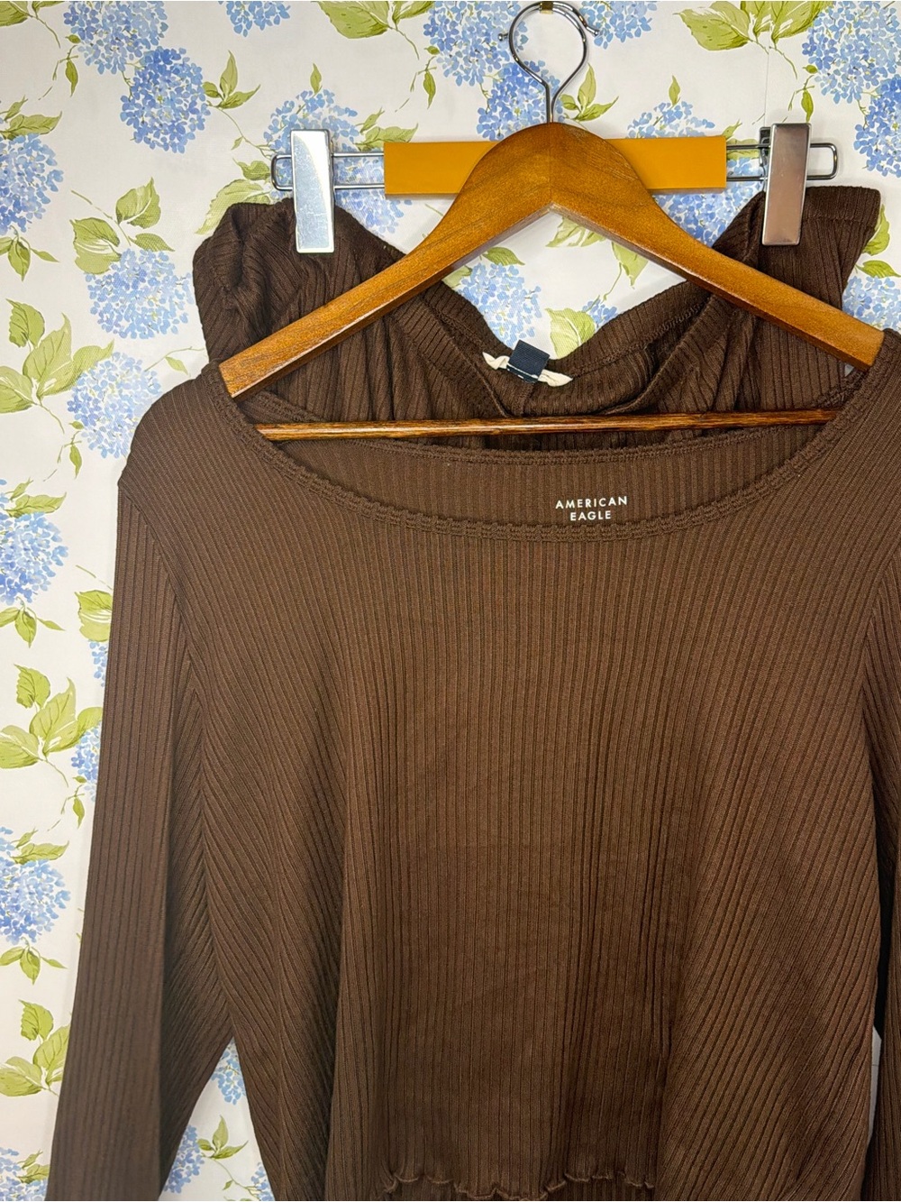 American Eagle Outfitters Brown Ribbed Long-Sleeve Top and shorts XXL